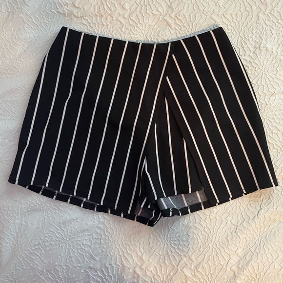 Skort - Picture 1 of 3